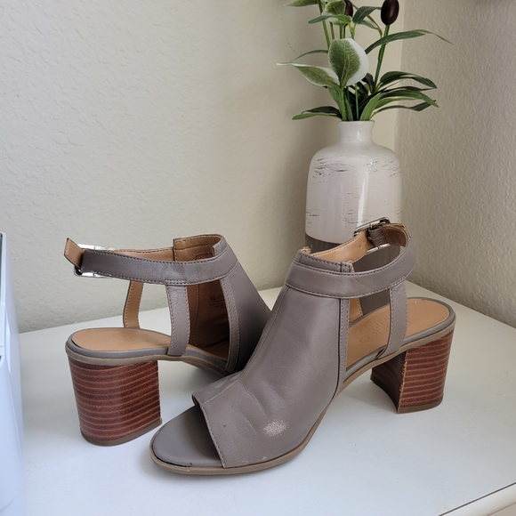 Franco Sarto block heel sandals - Picture 9 of 10